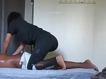 Watch Cutiepie get her Tamil innocence rubbed & rubbed down in a spa practice