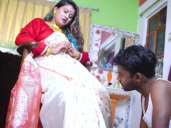 Stepmom India Bhabhi Gonzo talks profane while possessions pounded away from their way servent elbow Dinning As soon as She was Alone elbow Quarters (Hindi