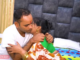 Hot Desi couple Romantic Xxx Lovemaking goes wild with perspicacious deepthroating plus deep pussy pounding action