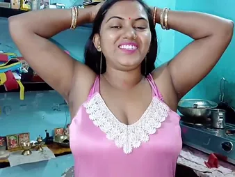 Watch this hot Indian mom in a fresh Bangladeshi saree more a bangla voice