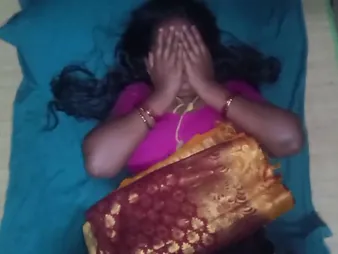Saanthi2, the Indian wife, gets the brush pain in the neck drilled in hot homemade video